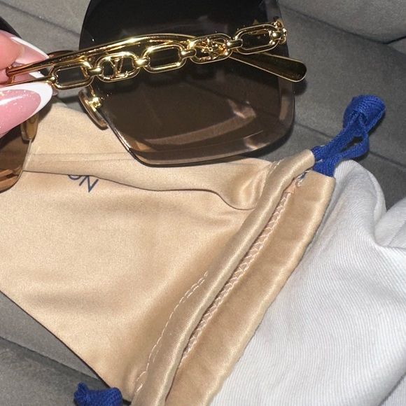 LV Jewell Square Sunglasses - Picture 7 of 8